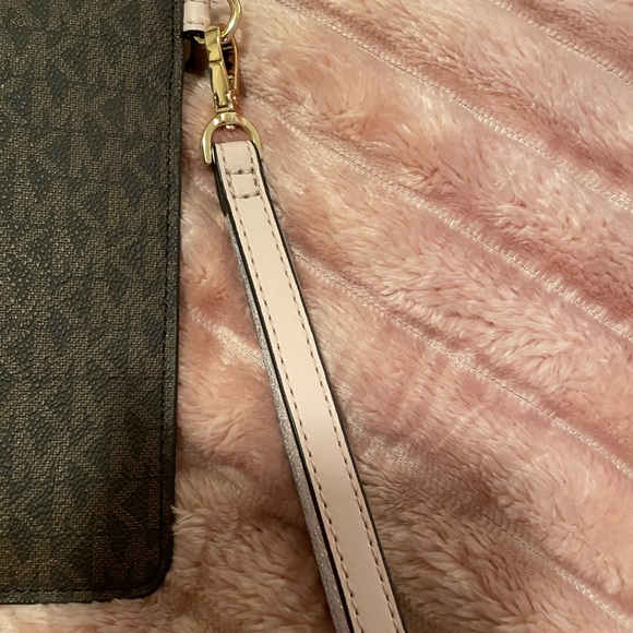 Michael Kors Jet Set Signature Clutch new without tags - Picture 5 of 8